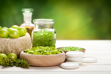 如何通过按摩的方法来缓解女人痛经